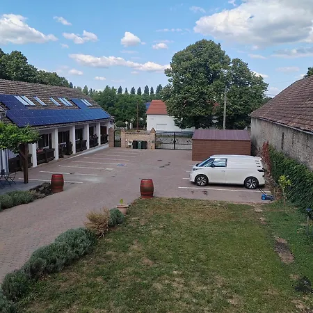 Gerber Garden Oda ve Kahvaltı Villány